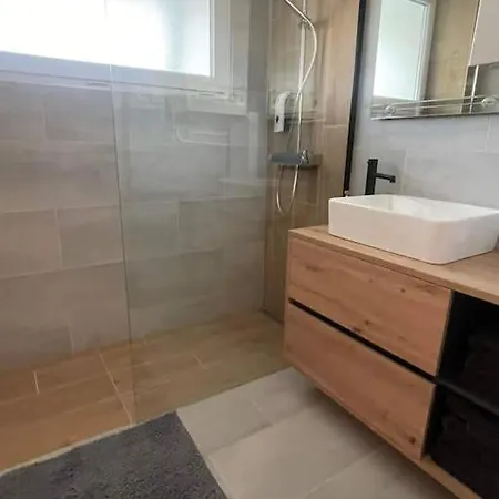 Apartment Chez Frederic - Gare De A 2 Minutes A Pied - Entierement Equipe *